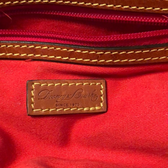 Dooney & Bourke carry bag/purse - Picture 4 of 4